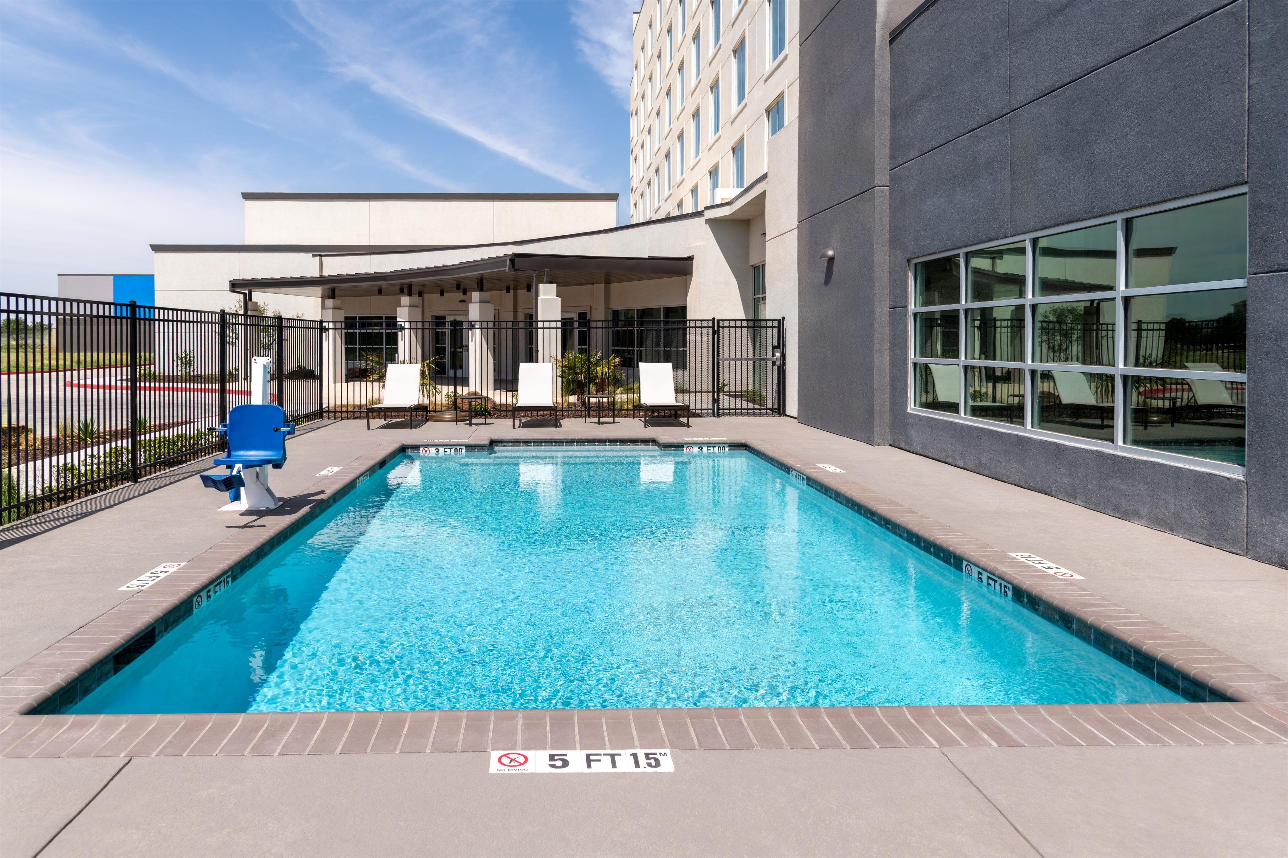 Pool | DoubleTree by Hilton Midland West Loop I-250