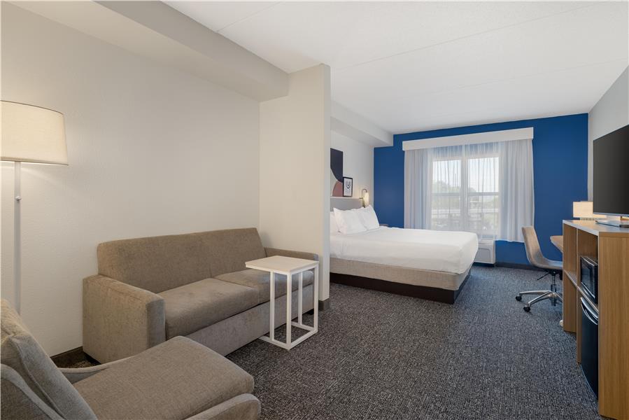 Guest Room,Bed,Living Area,On-Site