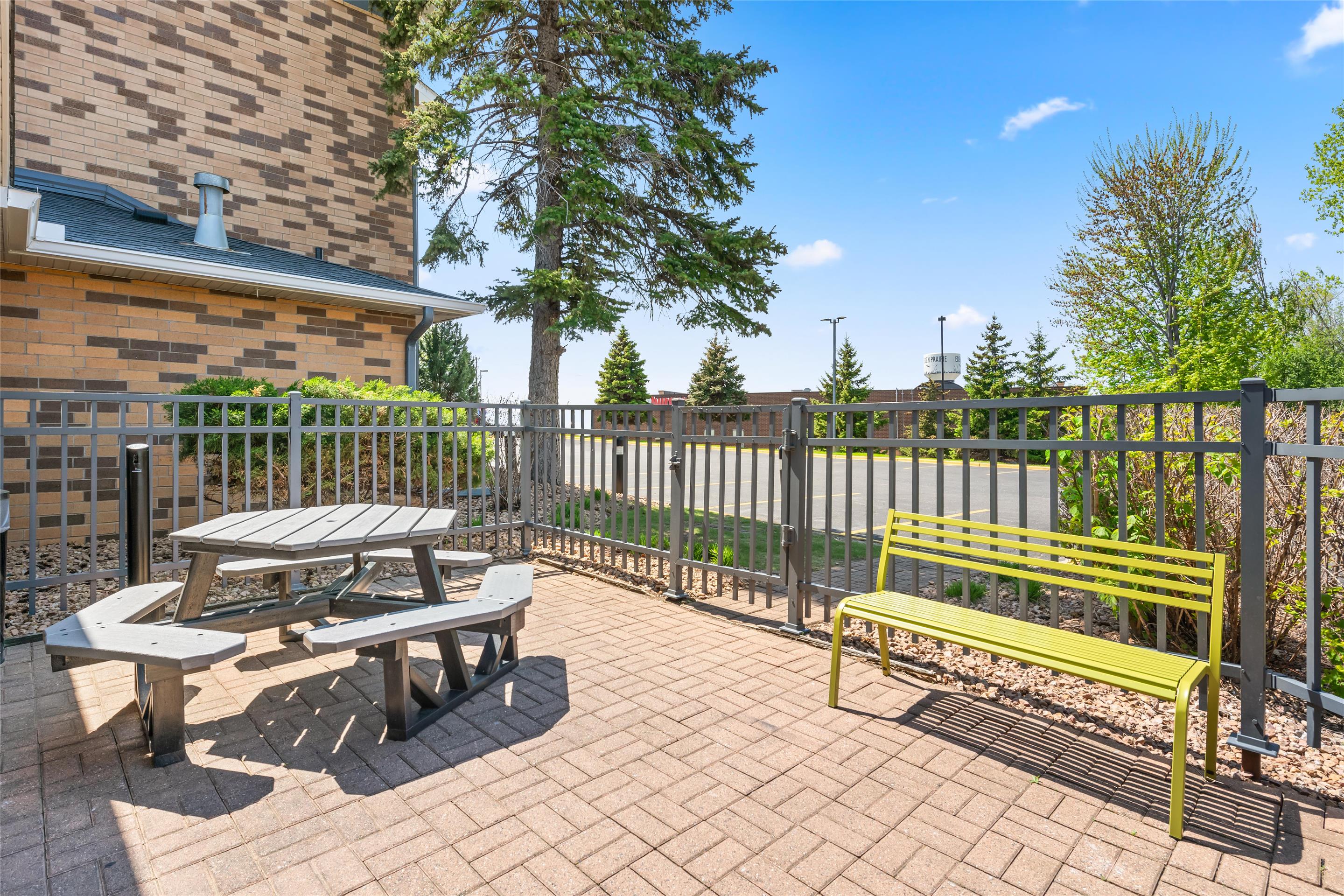 Exterior | Spark by Hilton Eden Prairie