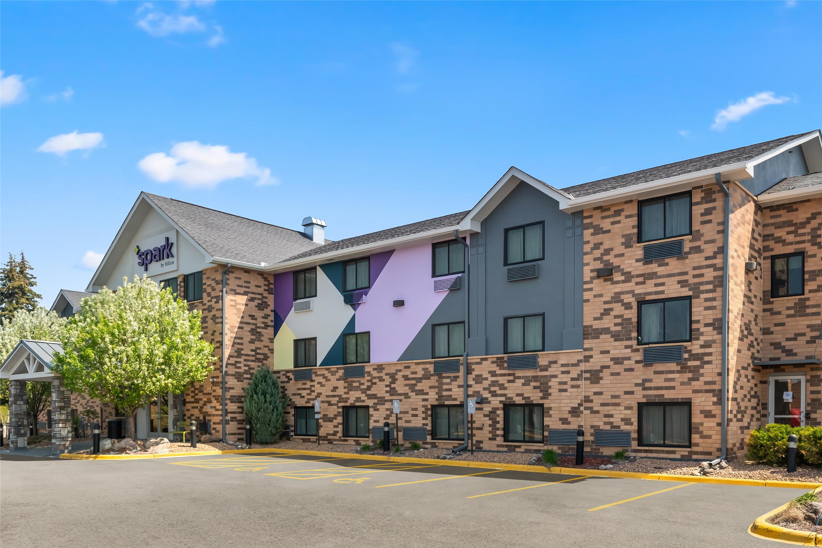 Exterior | Spark by Hilton Eden Prairie