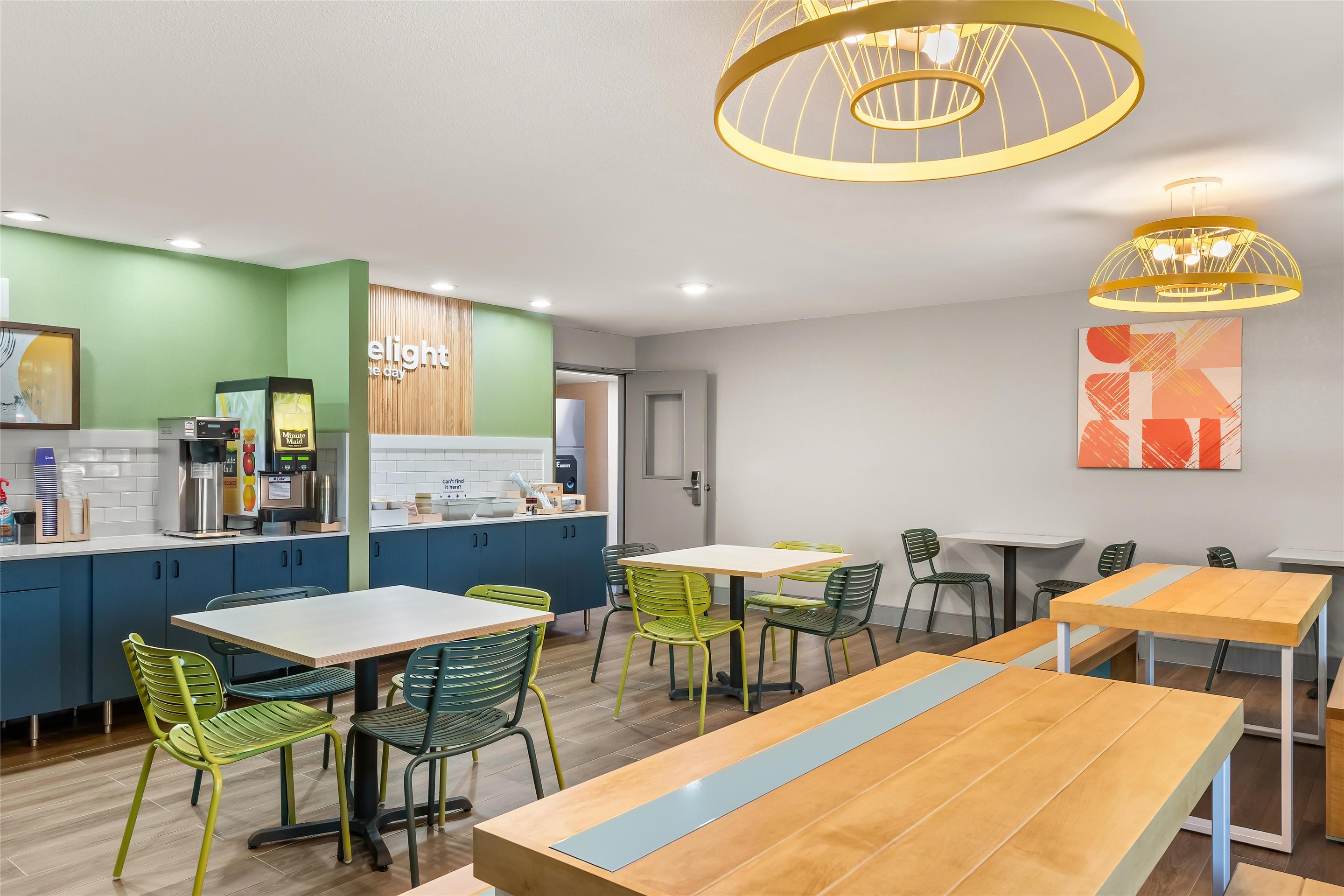 Breakfast Area | Spark by Hilton Eden Prairie