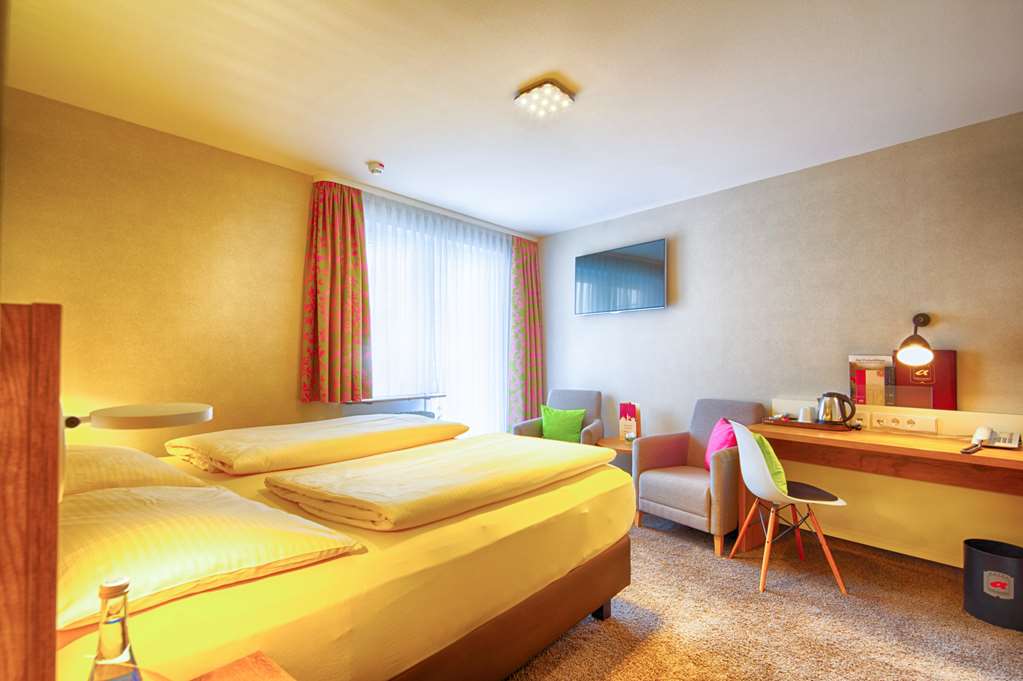 Hotel Azenberg Stuttgart, Sure Hotel Collection by BW-guestroom-Guest Room,On-Site.jpg