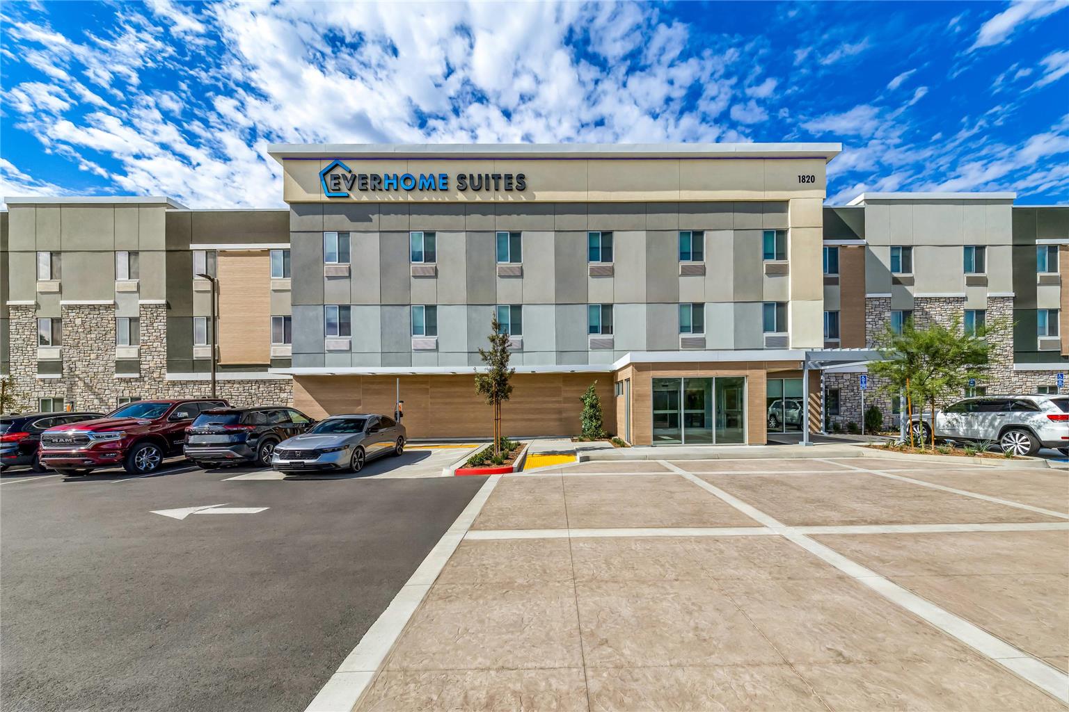 Everhome Suites Ontario