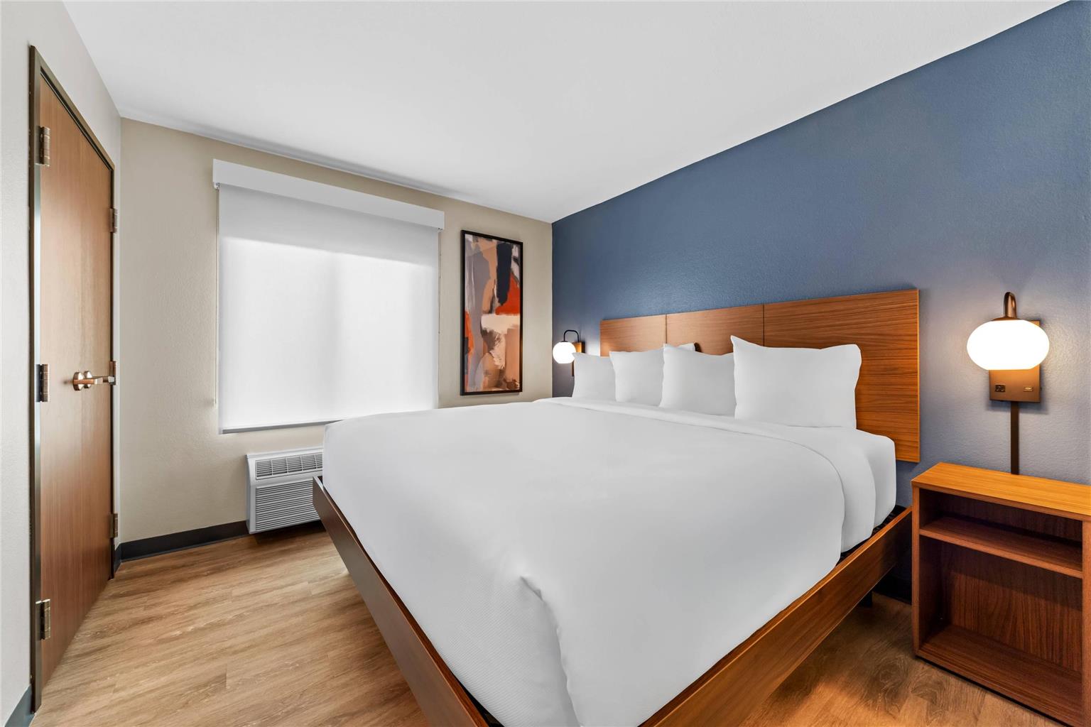 EVERHOME SUITES ONTARIO-guestroom-Guest Room,On-Site.jpg
