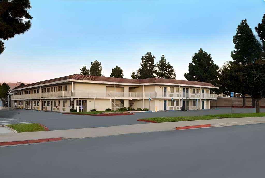 Super 8 by Wyndham San Jose