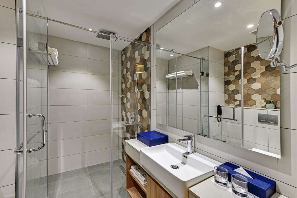 CLARION HOTEL KHAYAL-guestroom-Guest Room,Bathroom,On-Site.jpg