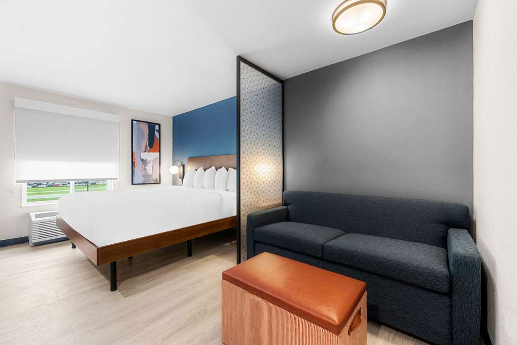 EVERHOME SUITES FAYETTEVILLE NEAR F-guestroom-Guest Room,On-Site.jpg