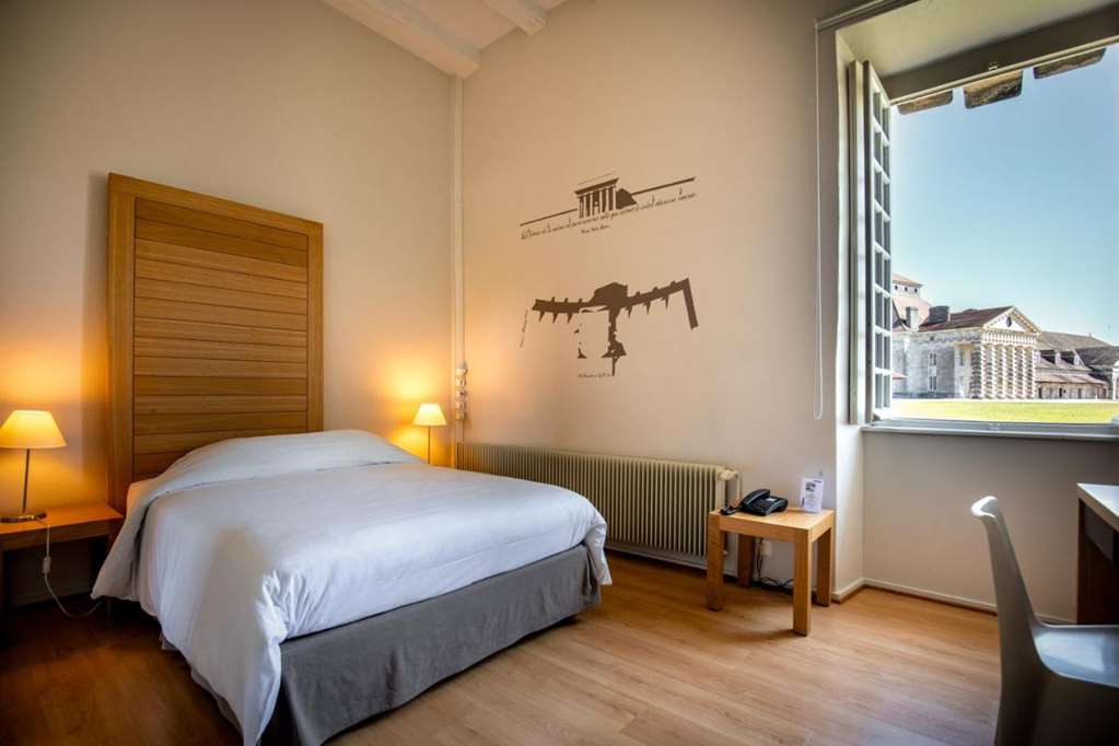 SALINE ROYALE-guestroom-Guest Room,On-Site.jpg