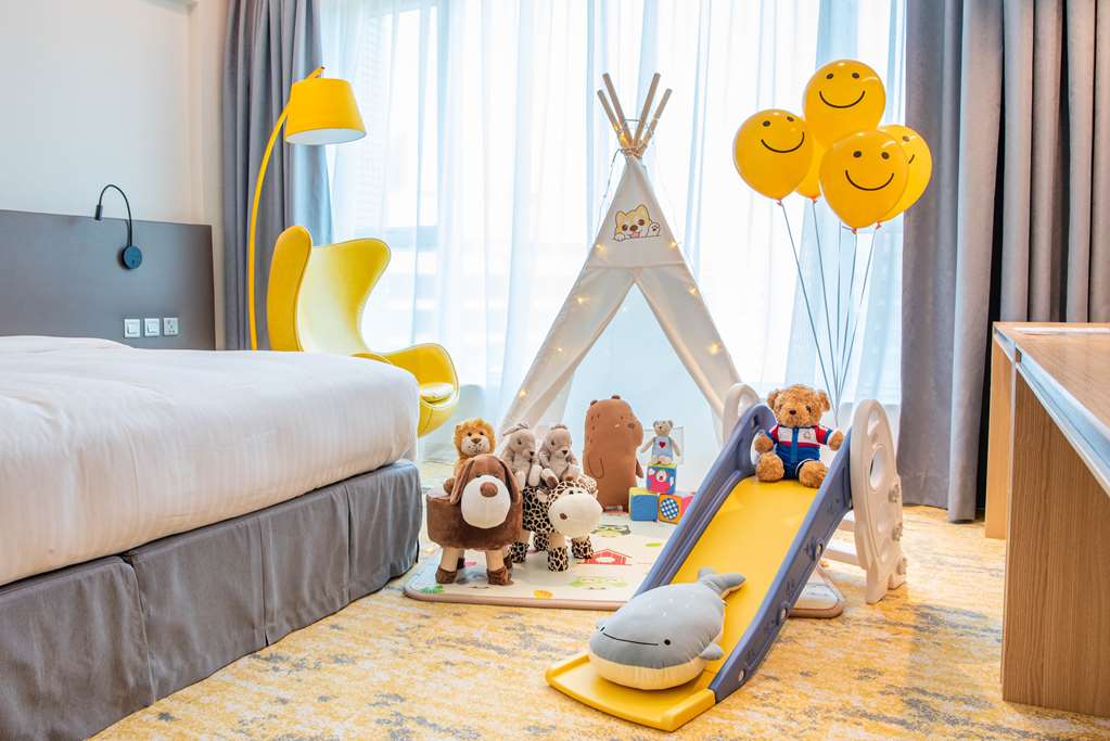 PARK HOTEL HONG KONG-guestroom-Guest Room,On-Site.jpg