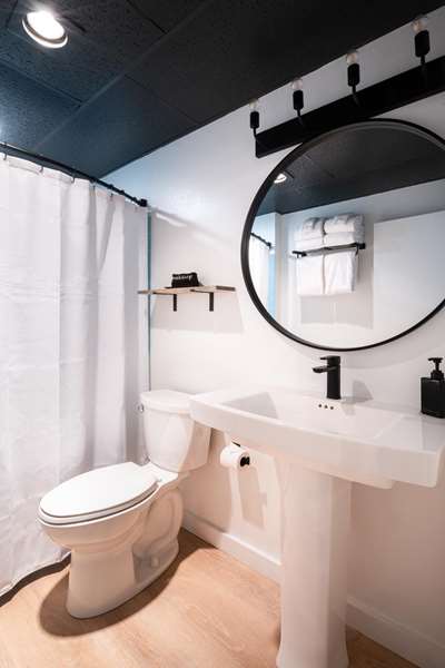 Guest Room,Bathroom,Suite,On-Site