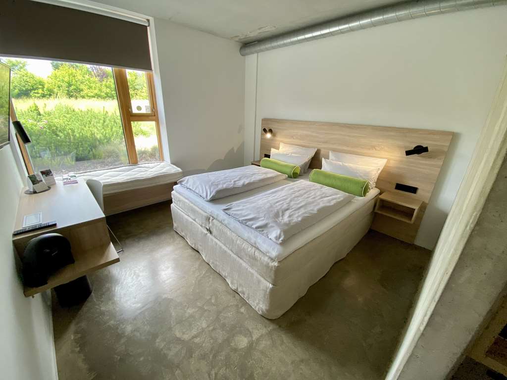 AVANEO HOTEL MARKTREDWITZ-guestroom-Guest Room,On-Site.jpg