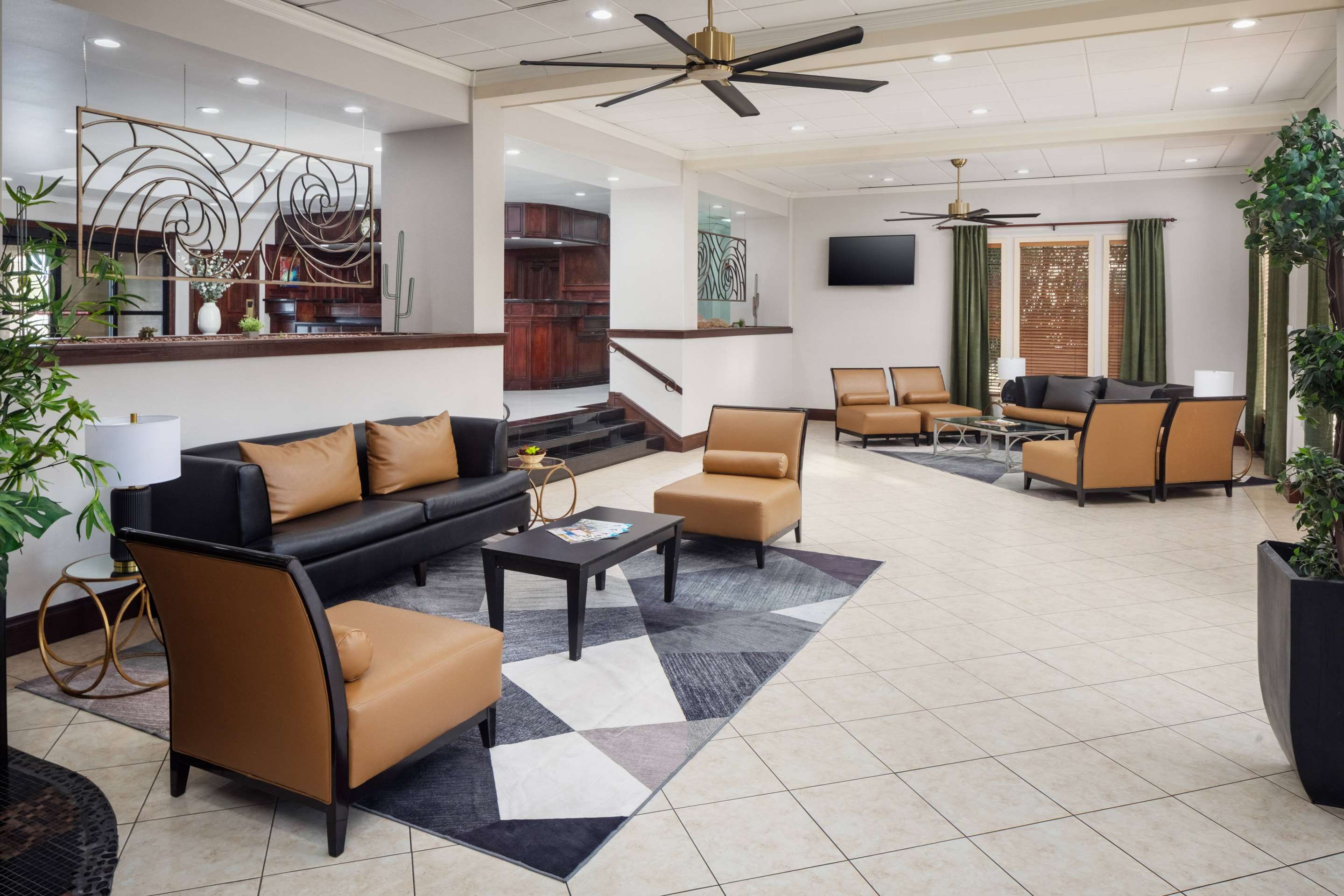 Lobby | Wyndham Tucson Airport Hotel & Conference Center