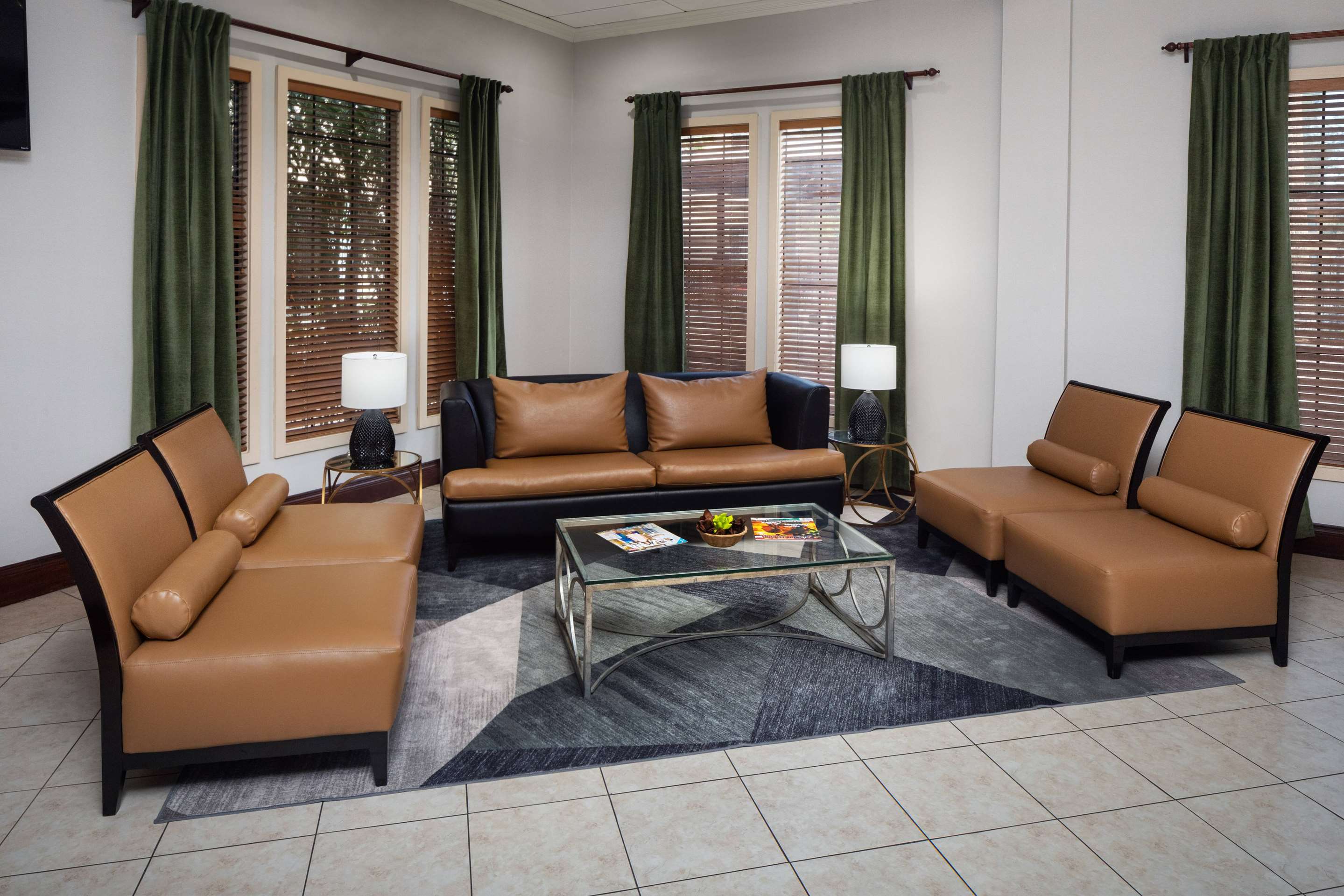 Lobby | Wyndham Tucson Airport Hotel & Conference Center