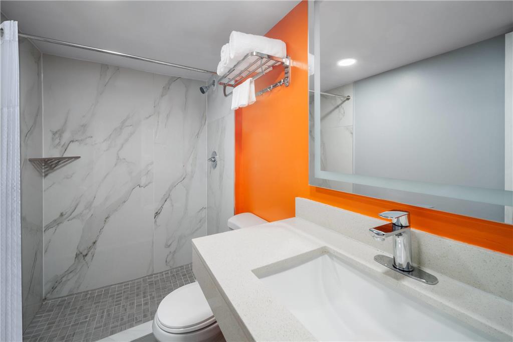 BAYMONT BY WYNDHAM SALISBURY MD-guestroom-Guest Room,Bathroom,On-Site.jpg