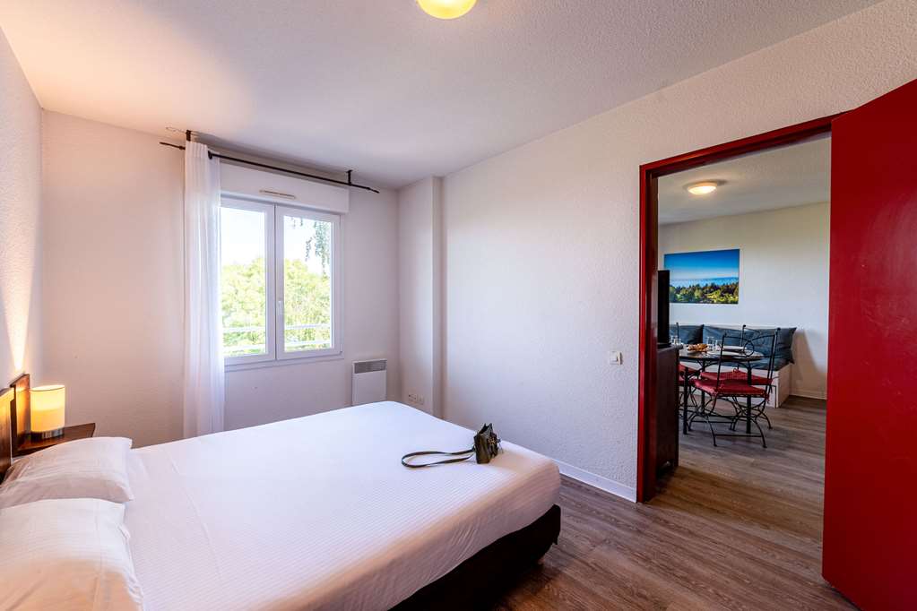 ZENITUDE EVIAN LES TERRASSES DU LAC-guestroom-Guest Room,Suite,On-Site.jpg