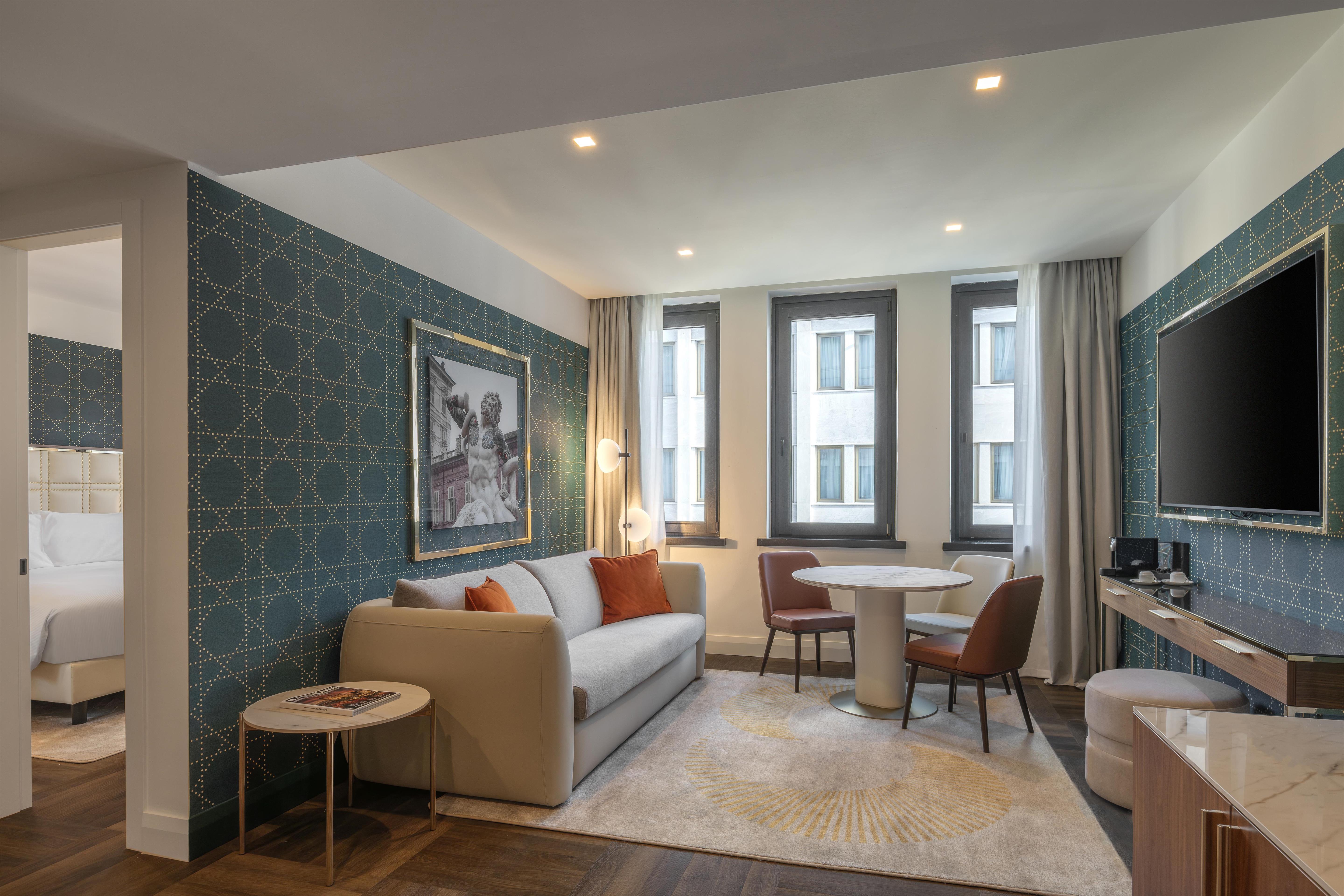 Hilton Turin City Centre Room Type - KING DELUXE ONE BEDRM STE