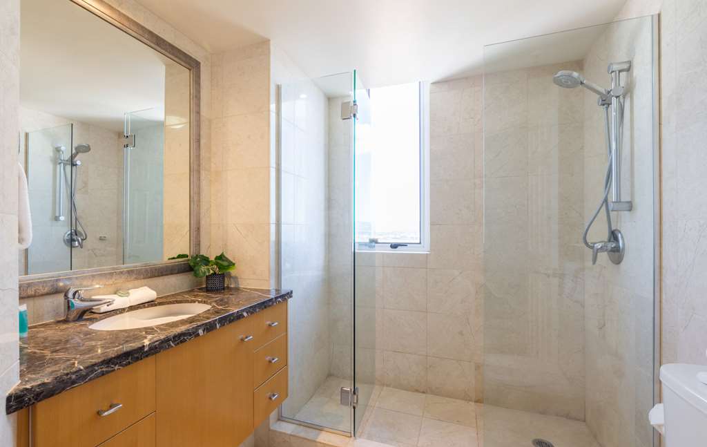BEL AIR ON BROADBEACH-guestroom-Guest Room,Bathroom,On-Site.jpg