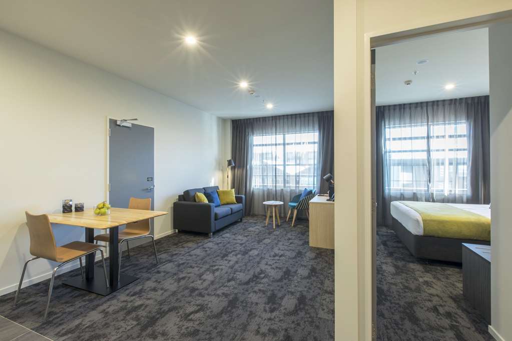 QUEST ON MANCHESTER-guestroom-Guest Room,On-Site.jpg