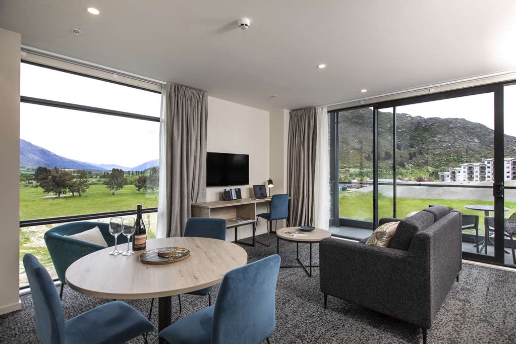 QUEST QUEENSTOWN-guestroom-Guest Room,On-Site.jpg