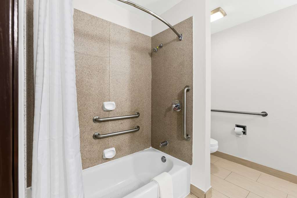 Sonesta Essential Beaumont-guestroom-Guest Room,Bathroom,Accessibility,On-Site.jpg