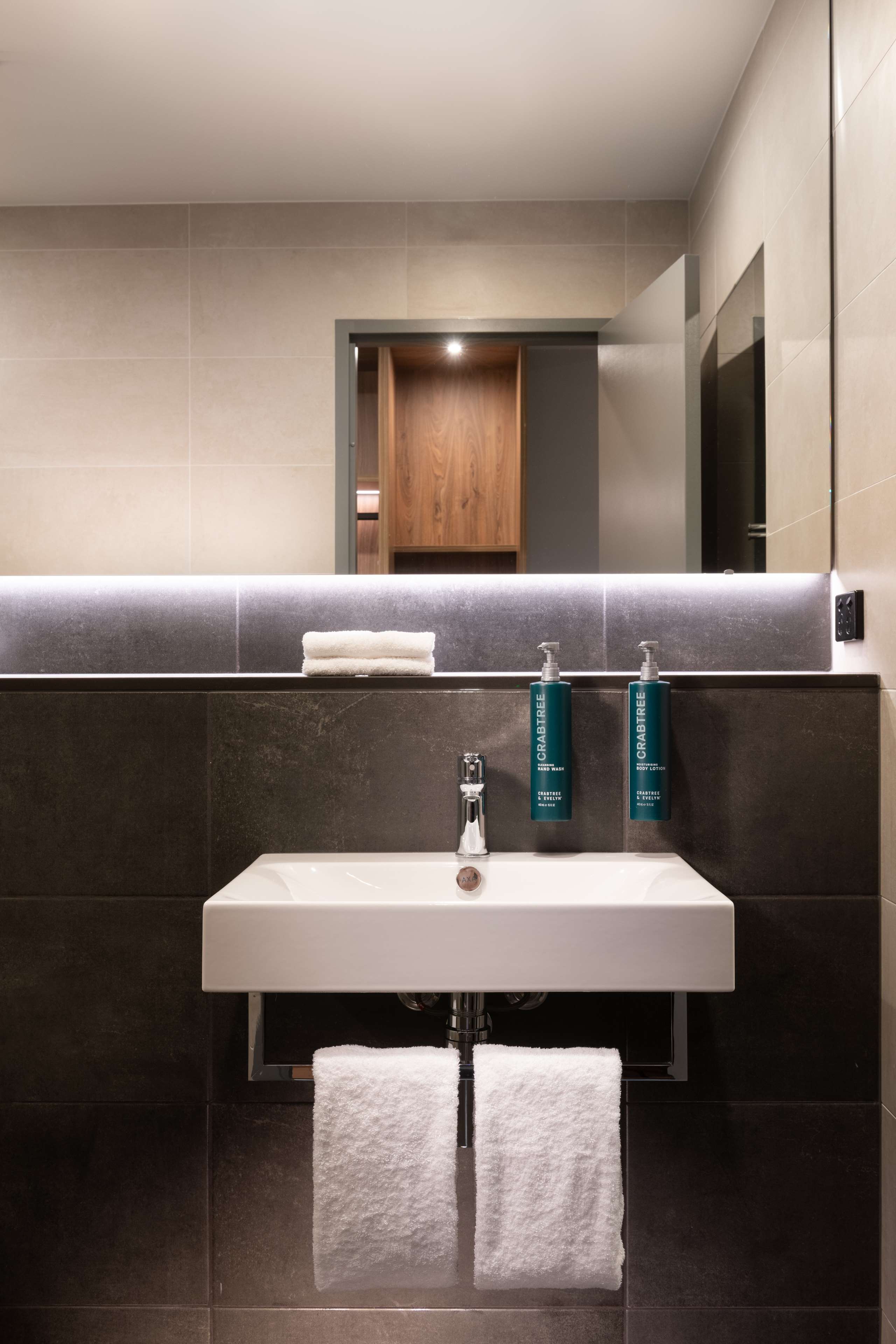 DoubleTree by Hilton Hobart Room Type - 2 QUEEN GUEST ROOM