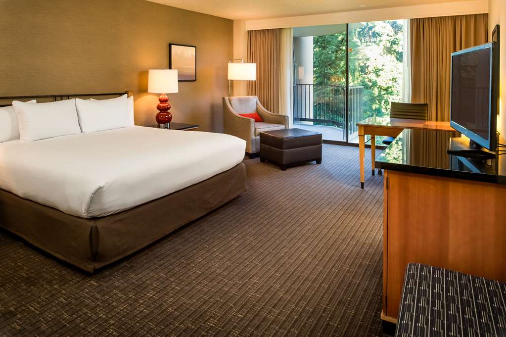 DoubleTree by Hilton Seattle Airport Room Type - 1KG MOB HEAR ACC RI-SHW NS