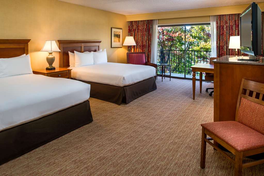 DoubleTree by Hilton Seattle Airport Room Type - 2QN MOB HEAR ACC RI-SHW NS