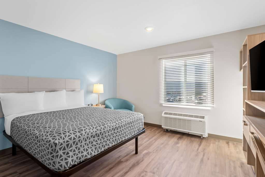 WOODSPRING SUITES CENTENNIAL - DENV-guestroom-Guest Room,Suite,On-Site.jpg
