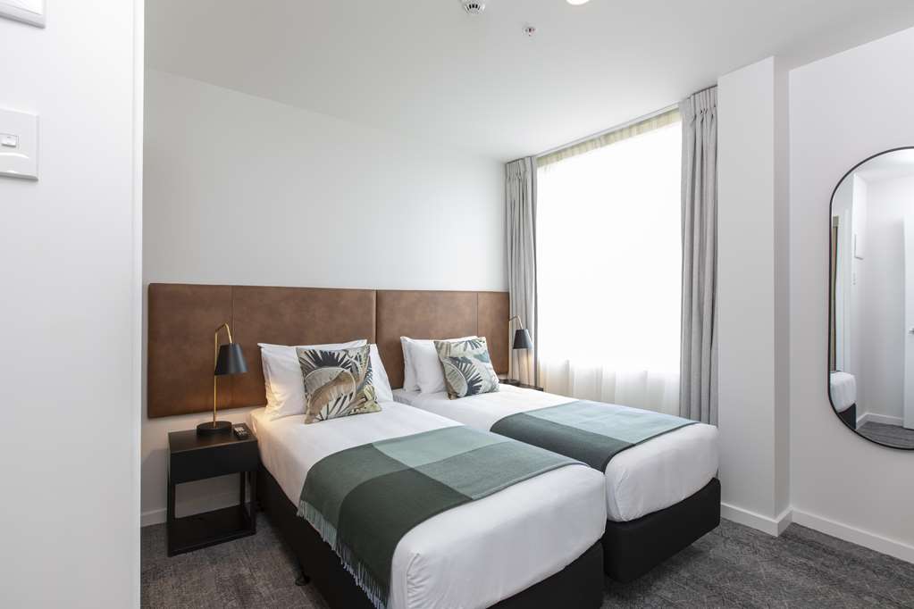 QUEST TAKAPUNA-guestroom-Guest Room,On-Site.jpg