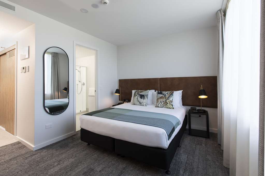 QUEST TAKAPUNA-guestroom-Guest Room,Suite,On-Site.jpg