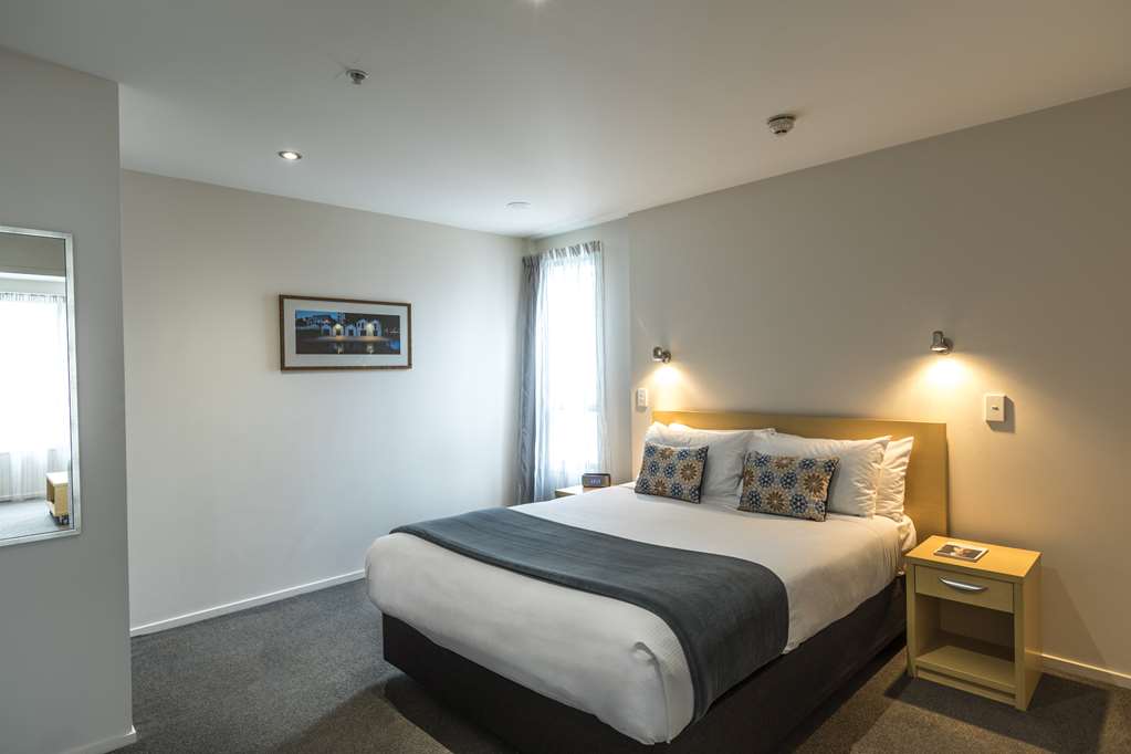 QUEST CATHEDRAL JUNCTION-guestroom-Guest Room,On-Site.jpg