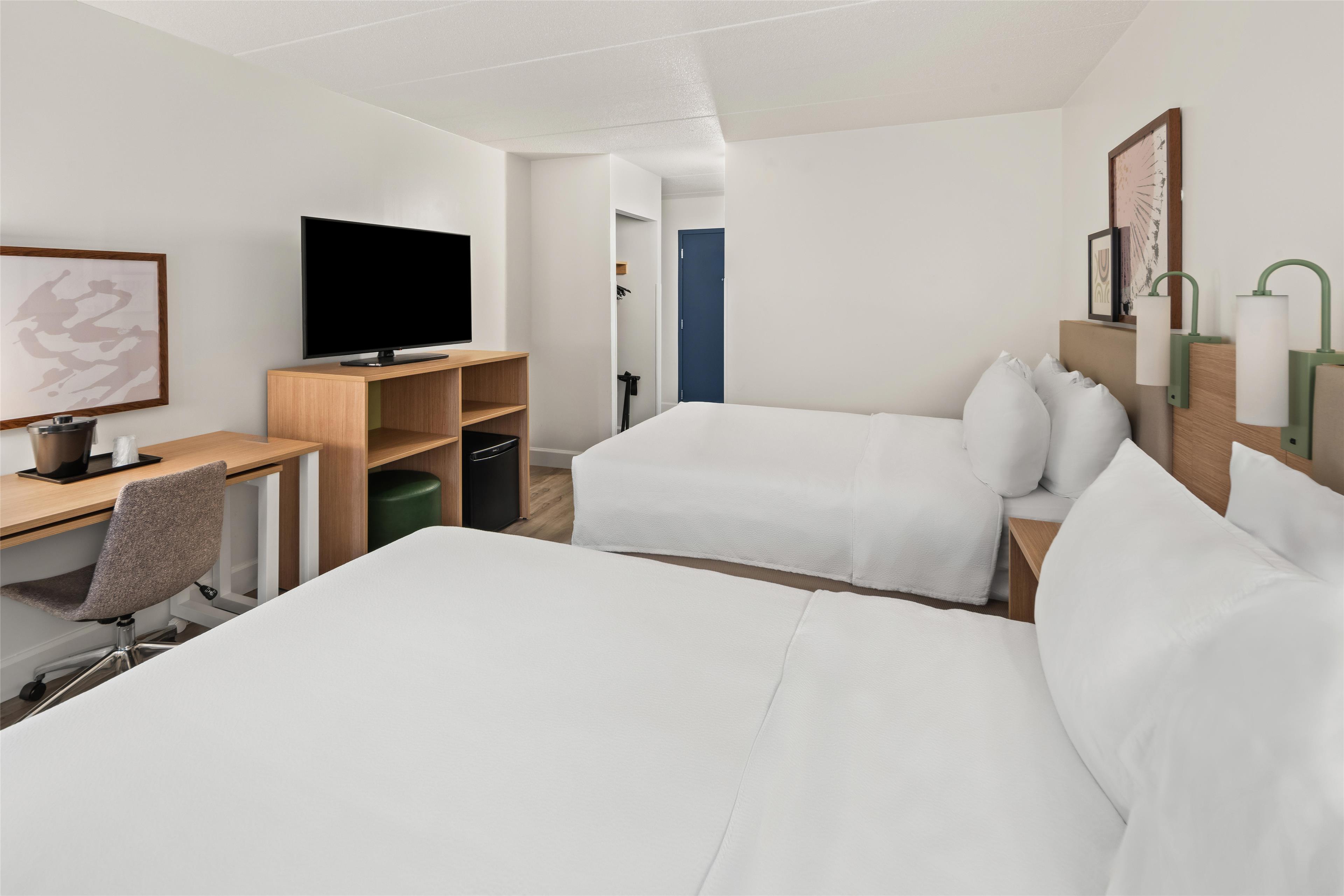 Spark by Hilton Waldorf Room Type - 2 QUEEN BEDS