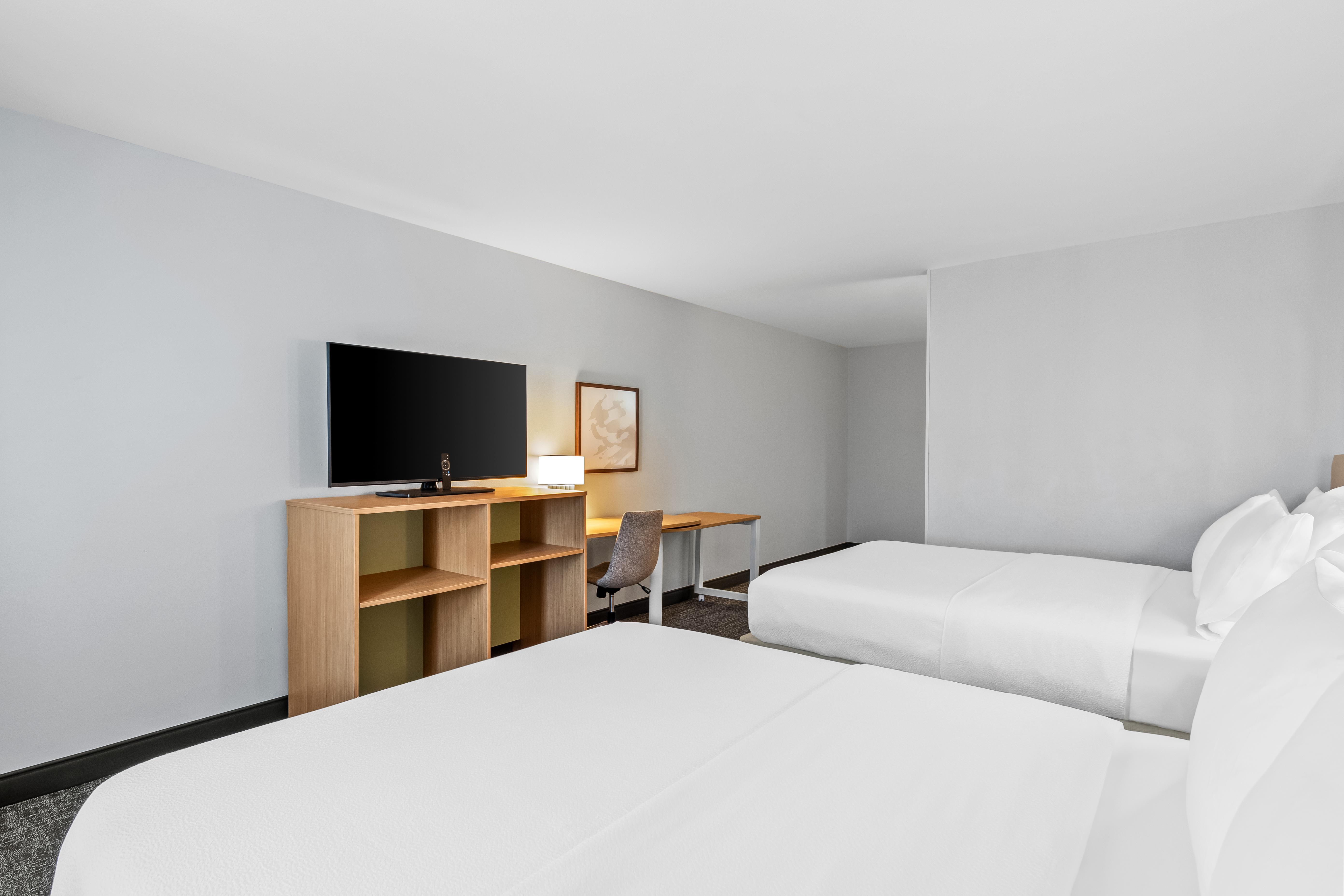 Spark by Hilton Shawnee Room Type - 2 QUEEN BEDS WITH SOFABED