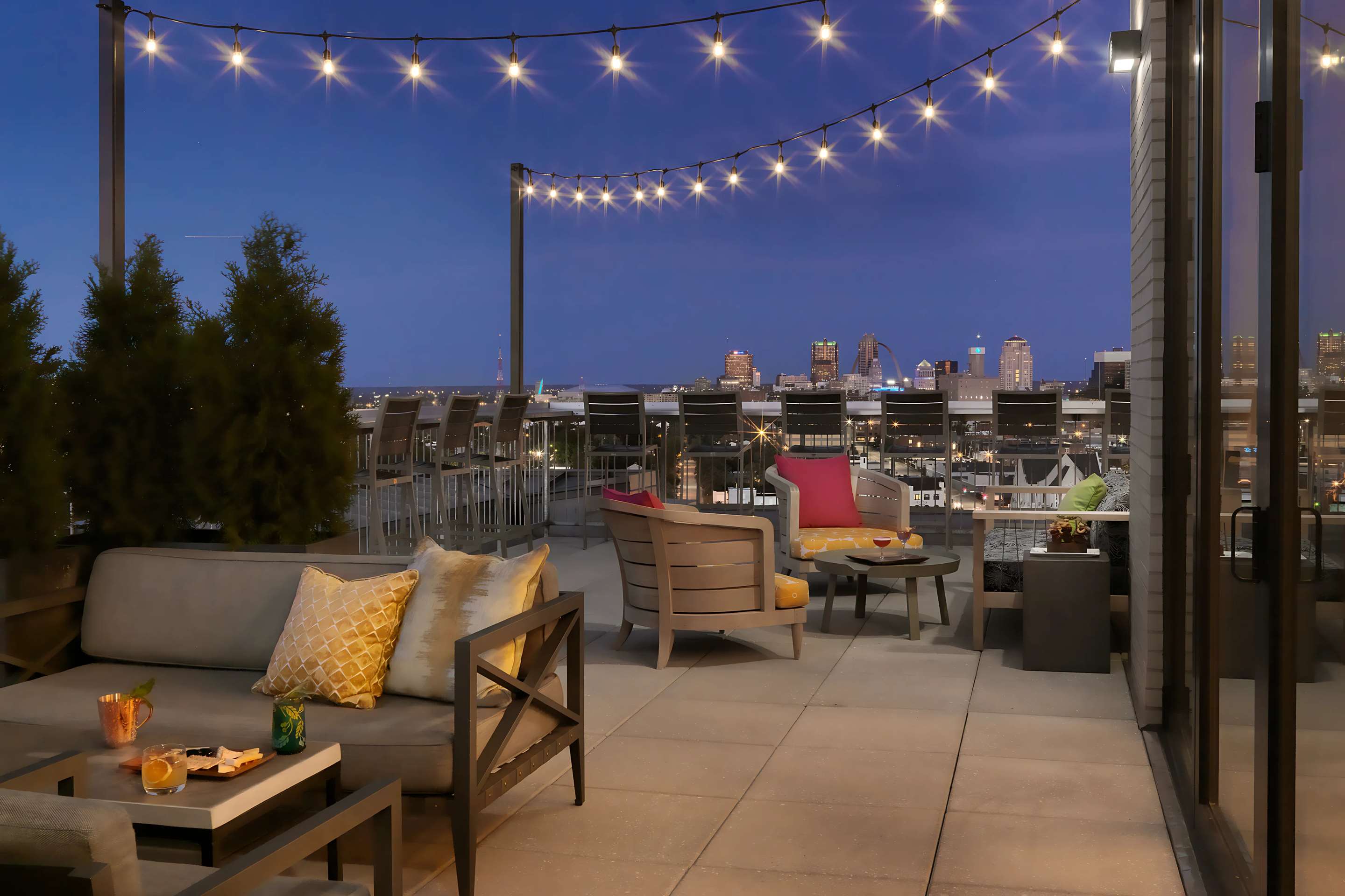 Restaurant | Angad Arts Hotel St. Louis, Tapestry Collection by Hilton