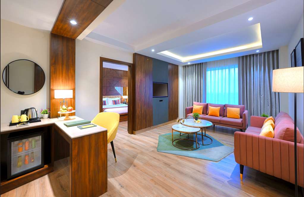 GOLDEN TULIP AGRA-guestroom-Guest Room,Suite,On-Site.jpg