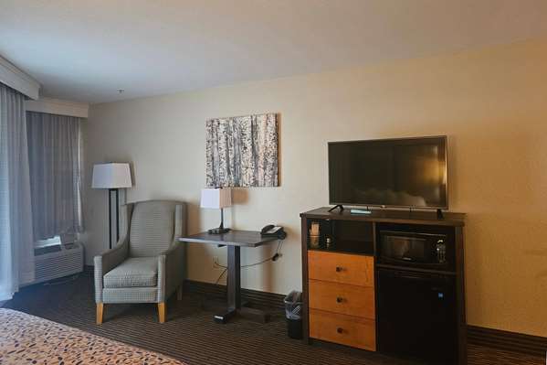 2 Queen Beds, Courtyard View, Non-Smoking