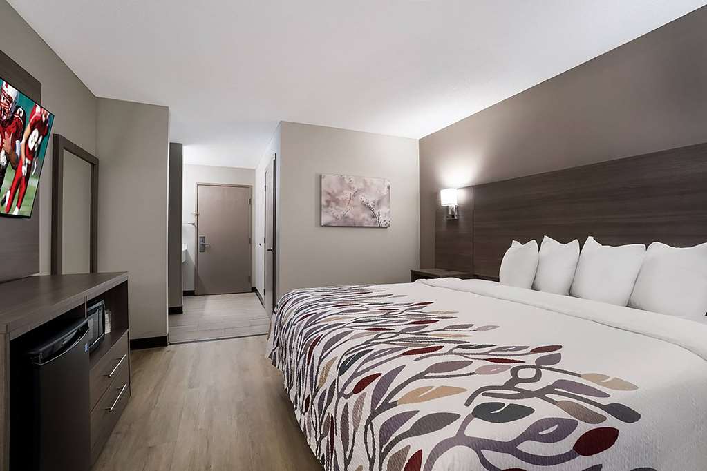 SUPER 8 BY WYNDHAM MARSTON-guestroom-Guest Room,On-Site.jpg