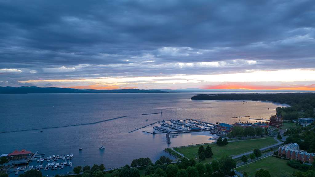 Hotel Champlain Burlington, Curio Collection by Hilton - Tap to explore photos