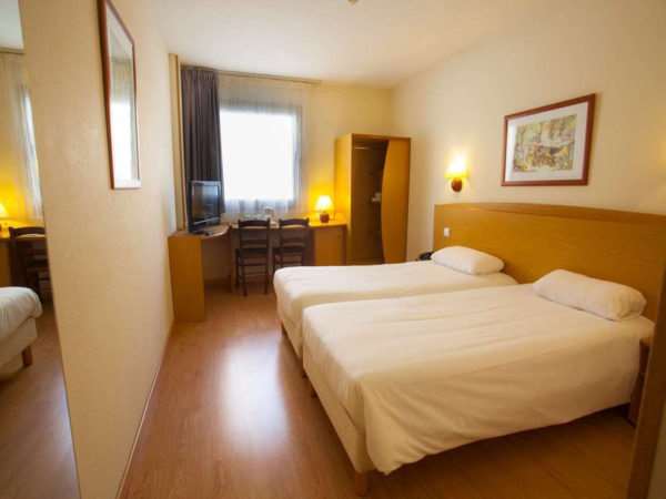 TRAVELODGE ALICANTE PUERTO-guestroom-Guest Room,On-Site.jpg
