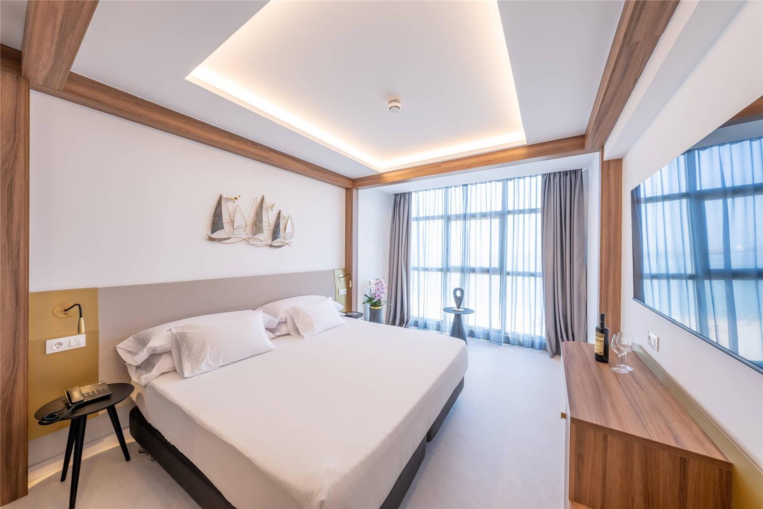 HOTEL FARANDA RIAS ALTAS AN ASCEND-guestroom-Guest Room,On-Site.jpg