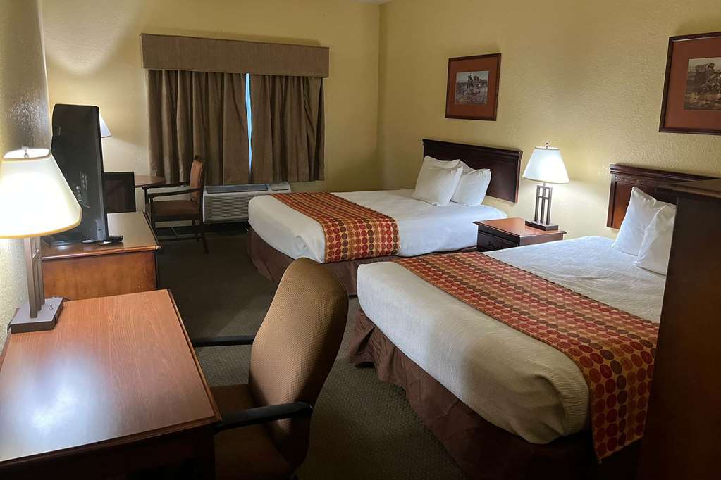 DAYS INN BY WYNDHAM COFFEYVILLE-guestroom-Guest Room,On-Site.jpg