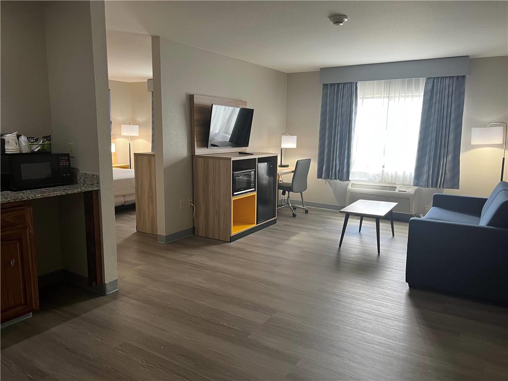 DAYS INN BY WYNDHAM COFFEYVILLE-guestroom-Guest Room,Suite,On-Site.jpg