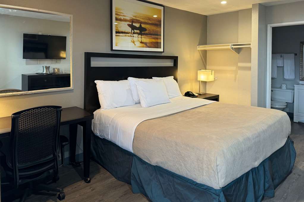 RODEWAY INN EL CAJON - SAN DIEGO EA-guestroom-Guest Room,On-Site.jpg