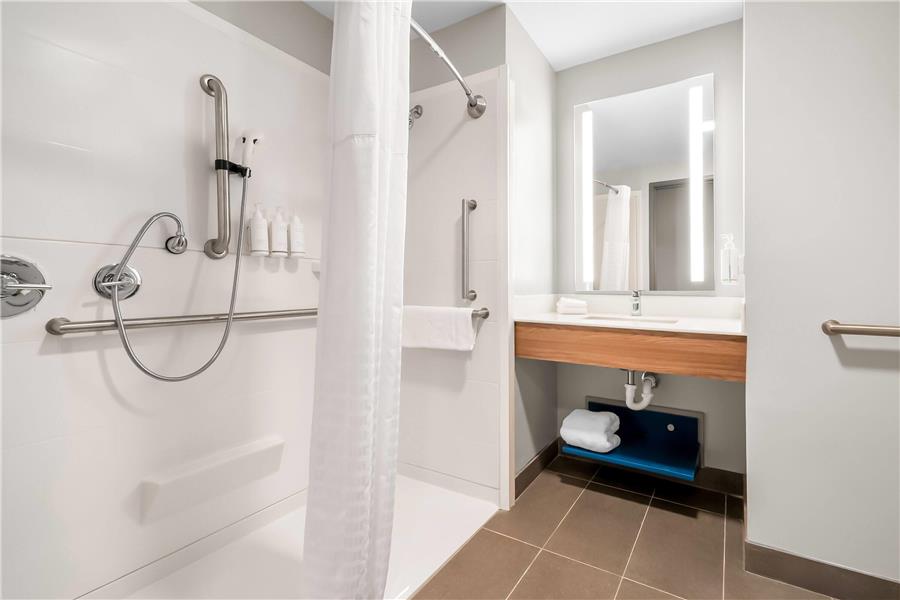Guest Room,Bathroom,Shower,Accessibility,On-Site