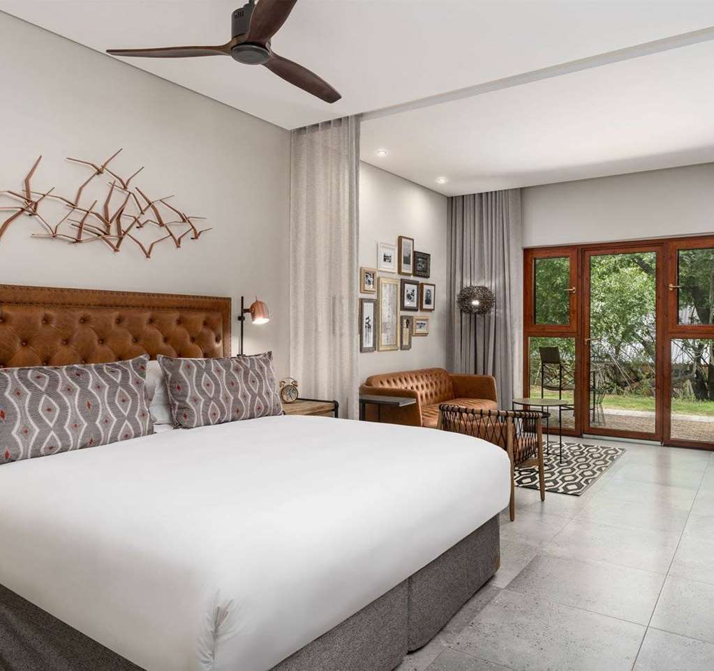 KRUGER GATE HOTEL-guestroom-Guest Room,On-Site.jpg