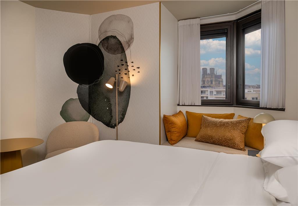 HYATT CENTRIC REIMS-guestroom-Guest Room,On-Site.jpg