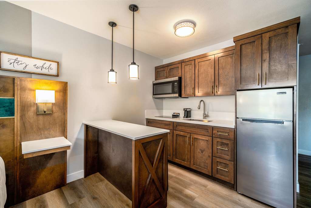 MAINSTAY SUITES MORENO VALLEY NEAR-guestroom-Guest Room,Suite,On-Site.jpg