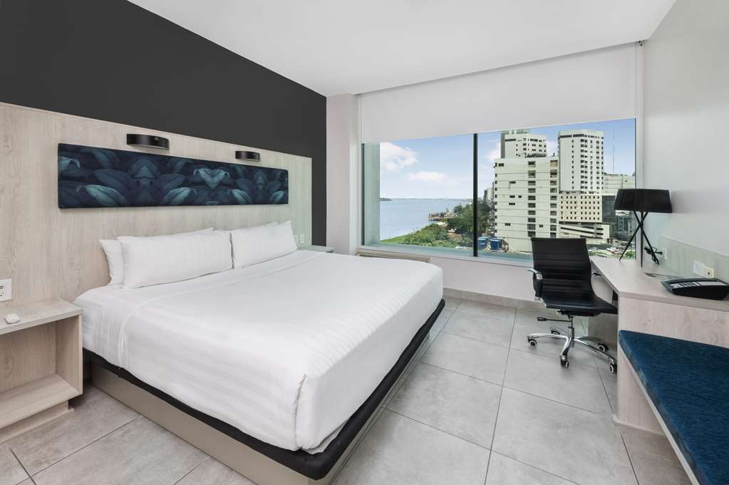 DOUBLETREE BY HILTON GUAYAQUIL-guestroom-Guest Room,On-Site.jpg