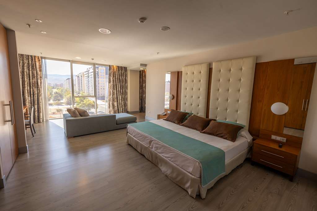HOTEL CIUDAD DE PONFERRADA AN ASCEN-guestroom-Guest Room,Suite,On-Site.jpg