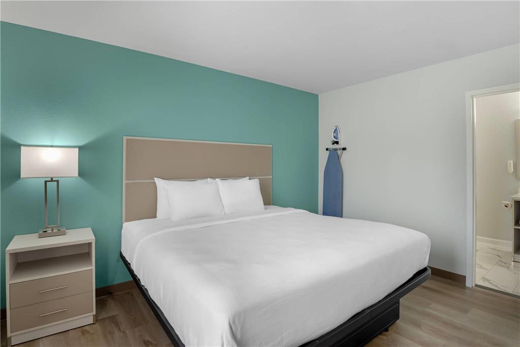 MAINSTAY SUITES CHESAPEAKE-guestroom-Guest Room,Suite,On-Site.jpg